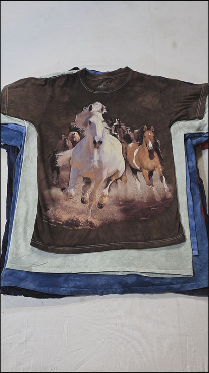 50x GRAFISK T-SHIRT MED DYR I BJERGET